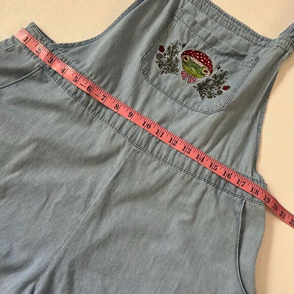 Hot Topic Denim Overall Romper Shorts Women’s Size 2 Mushroom Embroidered Cottag - Picture 5 of 11